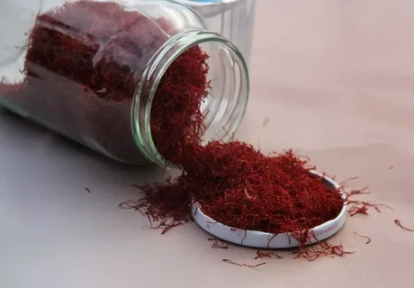 زعفران نگین اعلا با عطر و رنگ بی‌ نظیر